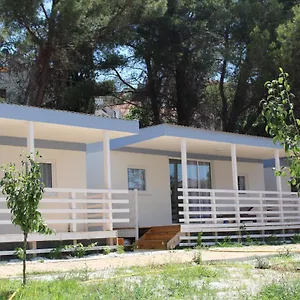 **** Park za odmor Mobile Homes Sveti Kriz Croatia